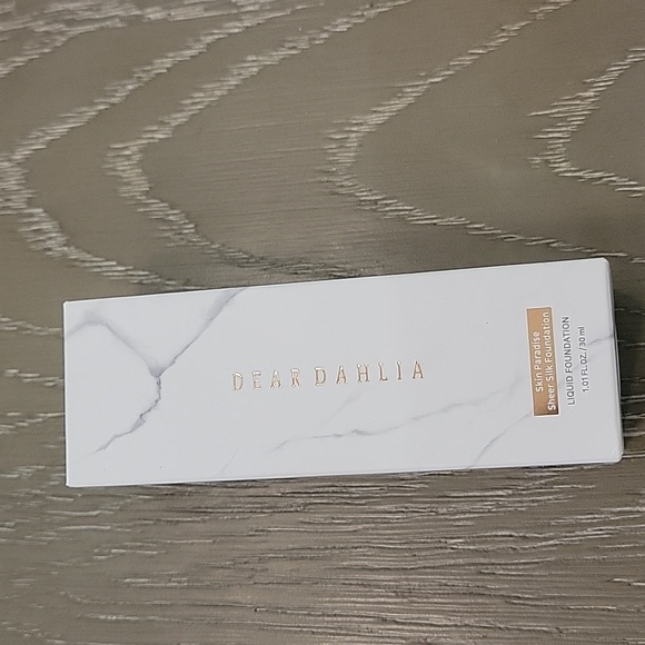 Dear Dahlia Skin Paradise Sheer Silk Foundation - Picture 1 of 1